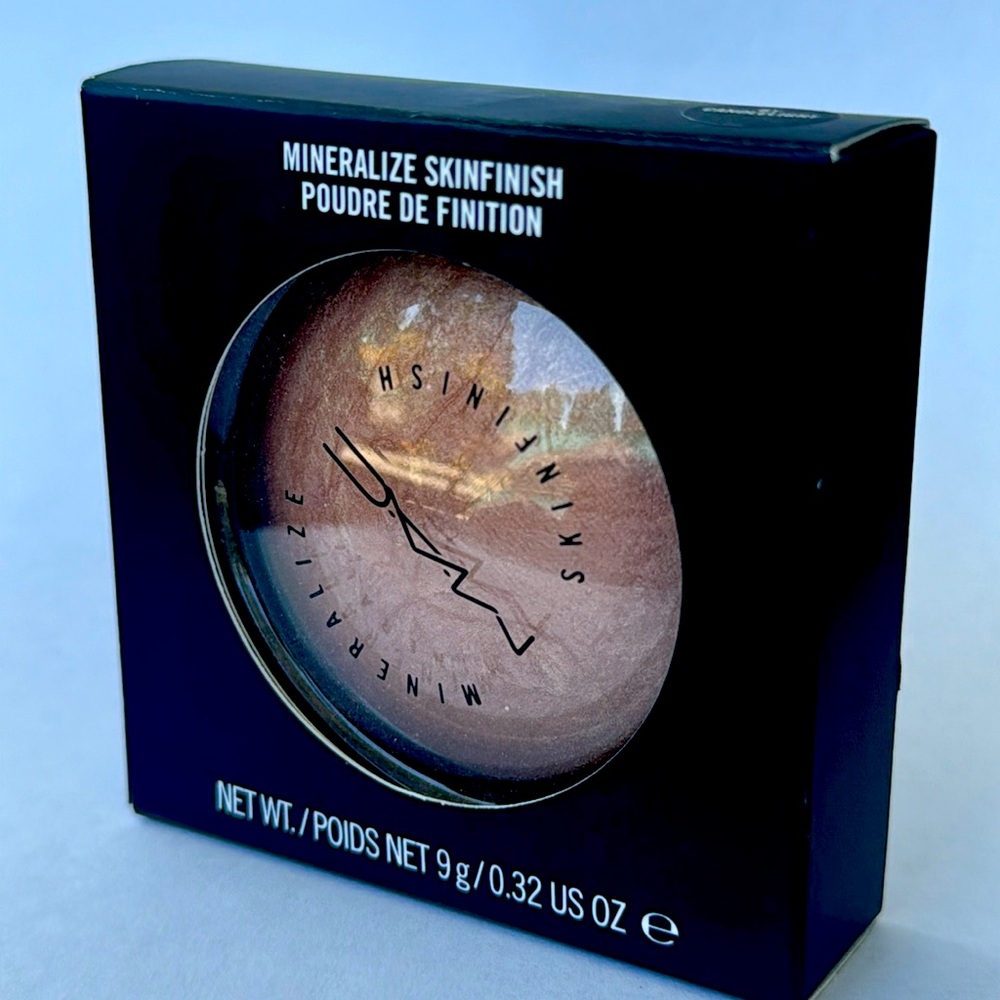 ⚡️RARE⚡️ MAC Mineralize Skinfinish - By Candlelight